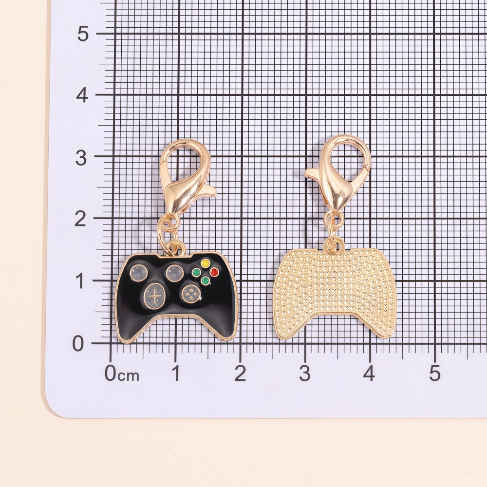 エナメルビデオゲームコントローラーチャーム、ロブスタークラス - Jewelry Making Videos のレビューと価格